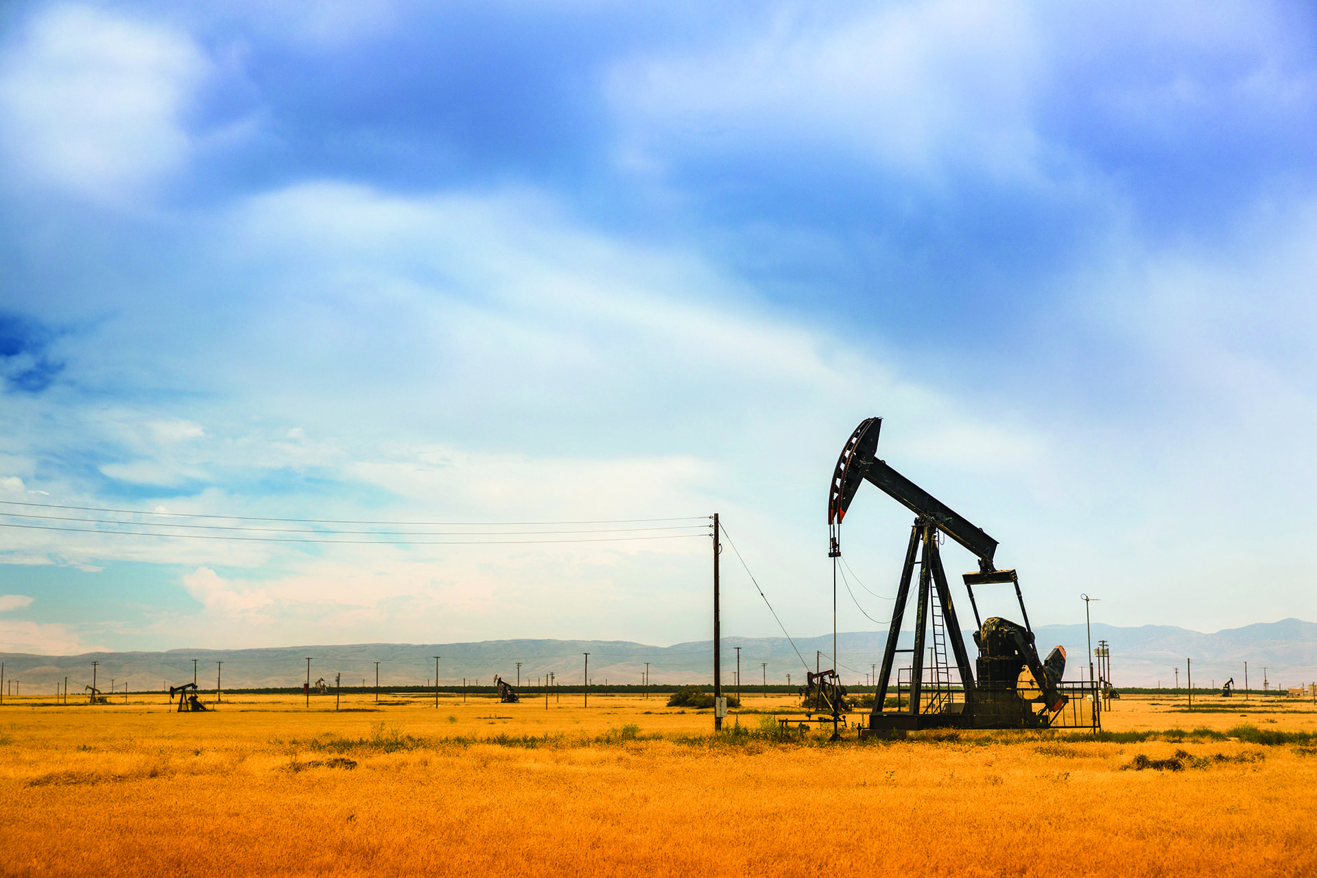 Pumpjack lifts oil from a well